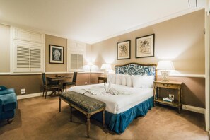 Decoración personalizada, muebles diferentes y escritorio 