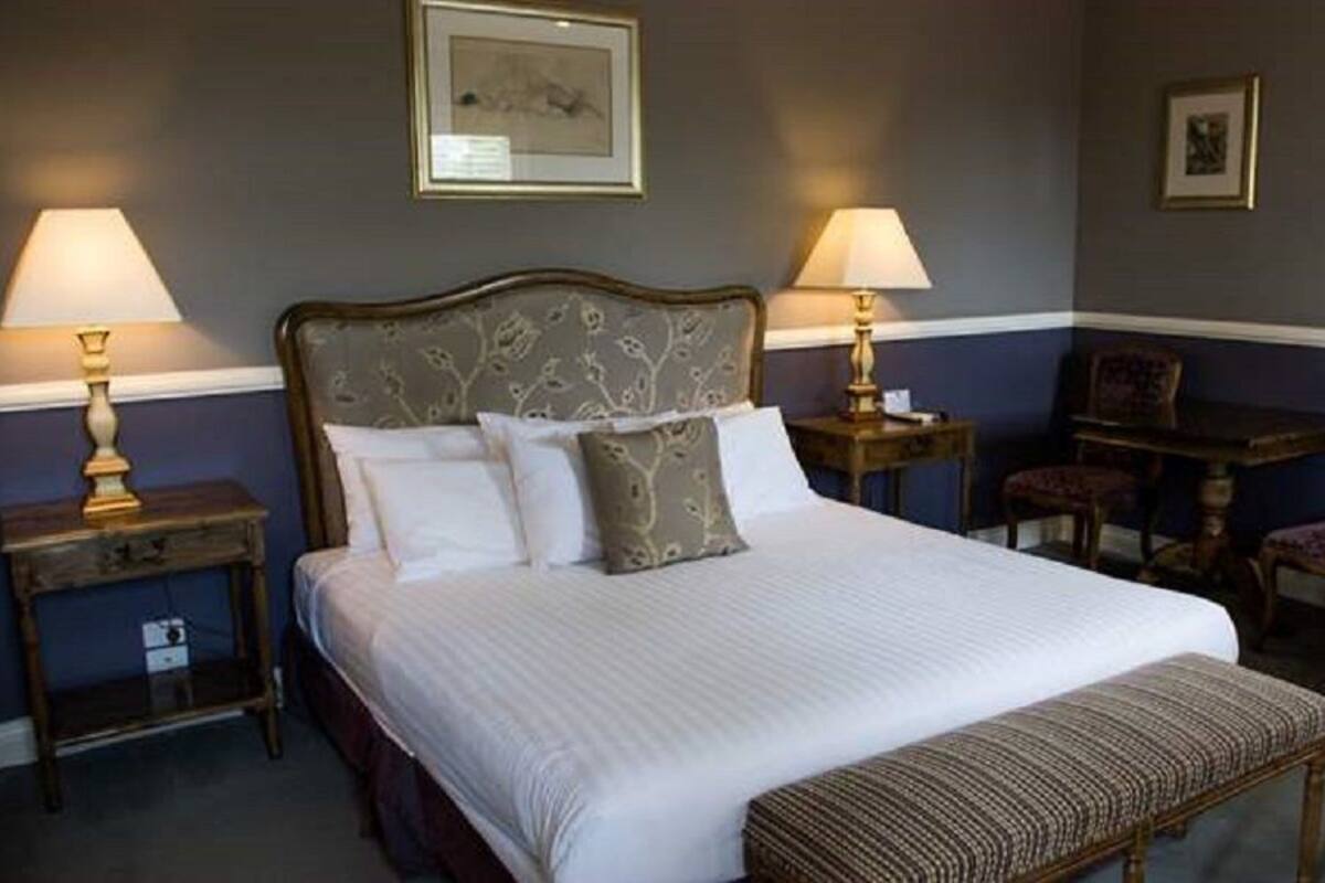 Deluxe Suite, 1 Queen Bed, Accessible