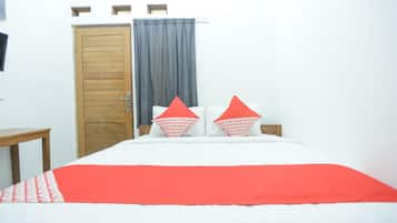 Escritorio, wifi gratis y ropa de cama