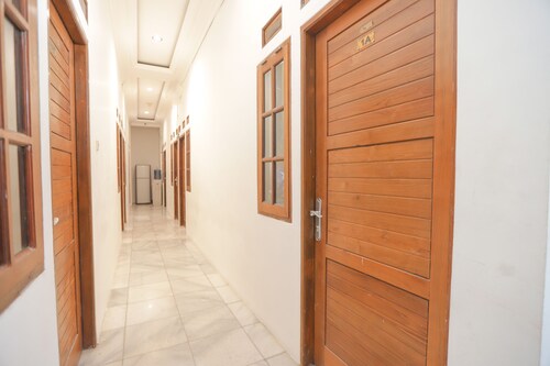 OYO 150 Harmoni Residence