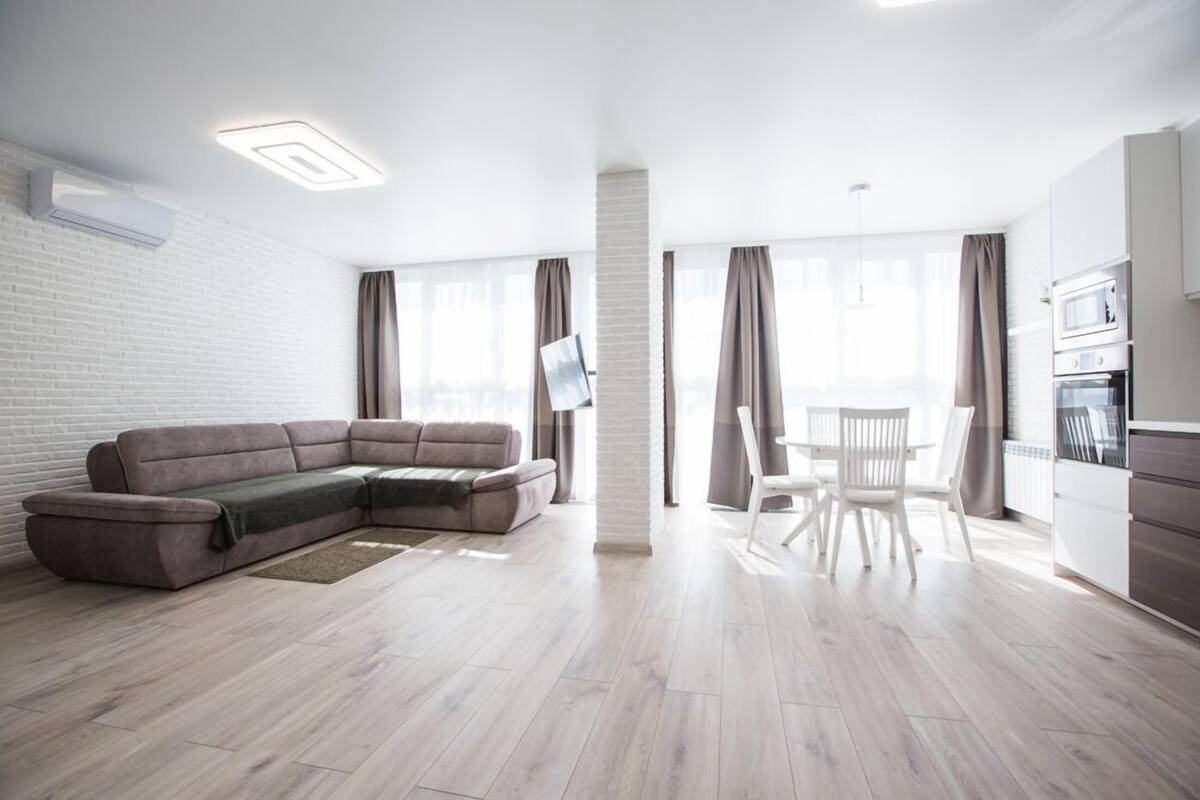Standard Apartment (Penthouse) | 1 bedroom, blackout drapes, soundproofing, iron/ironing board