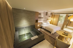 Quarto premium, 1 cama King (Private Hot Spring) | Frigobar, cofres nos quartos, quartos à prova de som