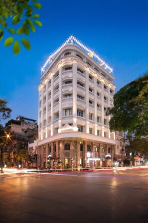 Front of property - evening/night