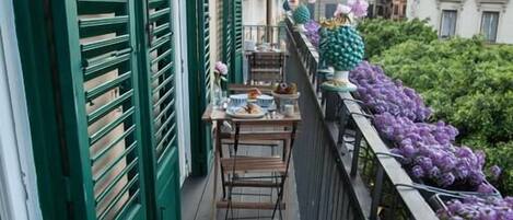 Quarto casal luxo, sacada (2) | Vista do quarto