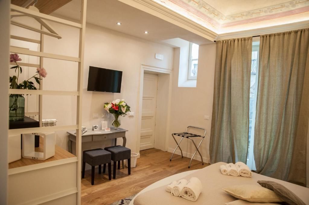 Chambre Double, 1 très grand lit (1) | Literie de qualité supérieure, minibar, coffres-forts dans les chambres