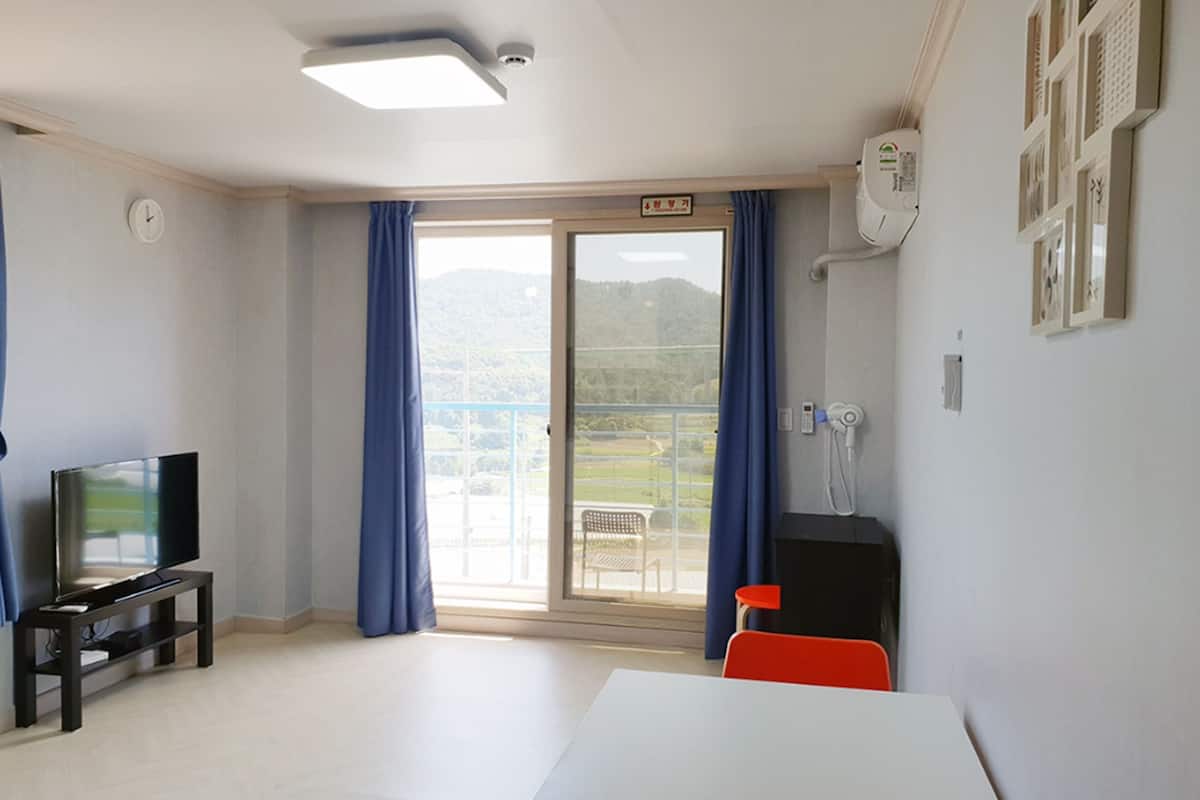 Traditional Room (Ondol) | In-room dining