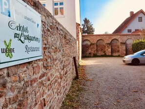 Free self parking - Hotel im Lustgarten (Ladenburg)