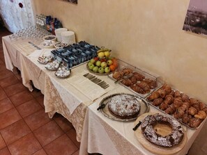 Tägliches inbegriffenes Frühstücksbuffet