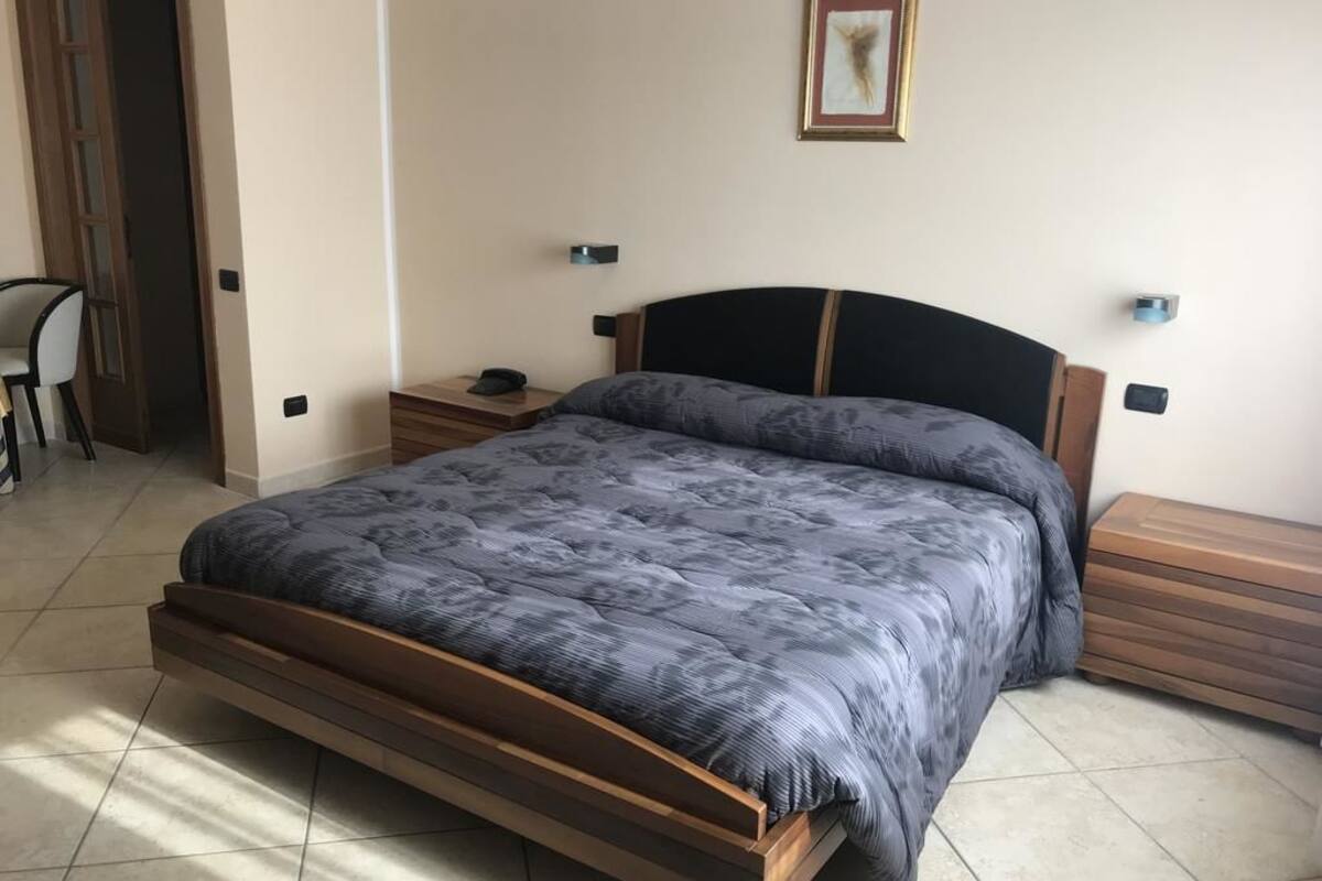 Exclusive-Suite, Whirlpool | 1 Schlafzimmer, Schreibtisch, Verdunkelungsvorhänge