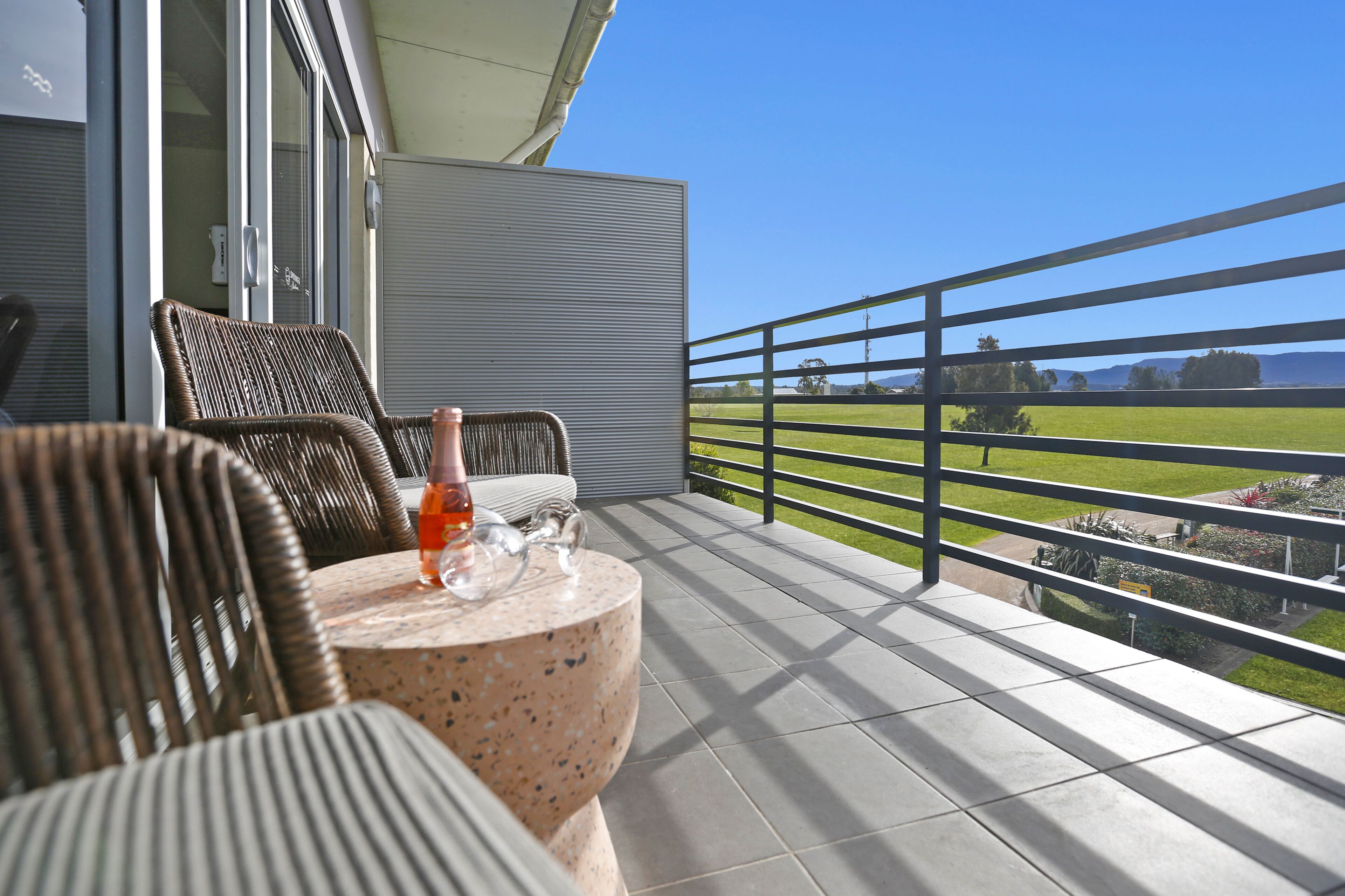 Deluxe Room, 1 King Bed, Non Smoking, Golf View | Balcony view