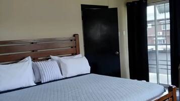 5 bedrooms, iron/ironing board, free WiFi, bed sheets