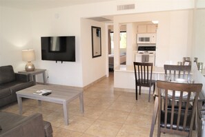 Interior - 127 -Serene Scottsdale Escape – Gated 1BR on the Greenbelt (Scottsdale)