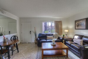 TV, fireplace, offices