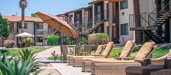 205 Scottsdale Escape: Fully Furnished Vacation Rental with Resort Amenities