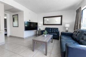 Téléviseur, foyer, bureau