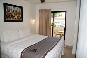 1 dormitorio, tabla de planchar con plancha, Internet y ropa de cama