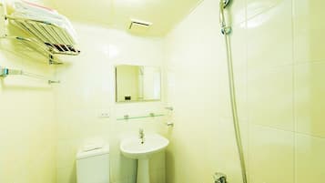 Basic Double Room, 1 Double Bed, Non Smoking | Bathroom shower