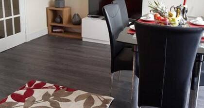 Huku Kwetu - Brentwood Townhouse