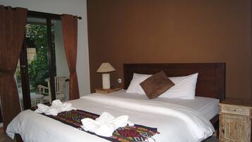 Kamar Double | Meja kerja, Wi-Fi gratis, dan seprai linen