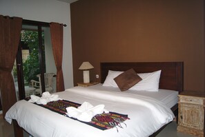 Double Room | Desk, free WiFi, bed sheets - Ghamed Sari (Karangasem)