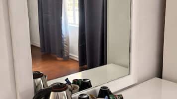 In-room safe, free WiFi, bed sheets