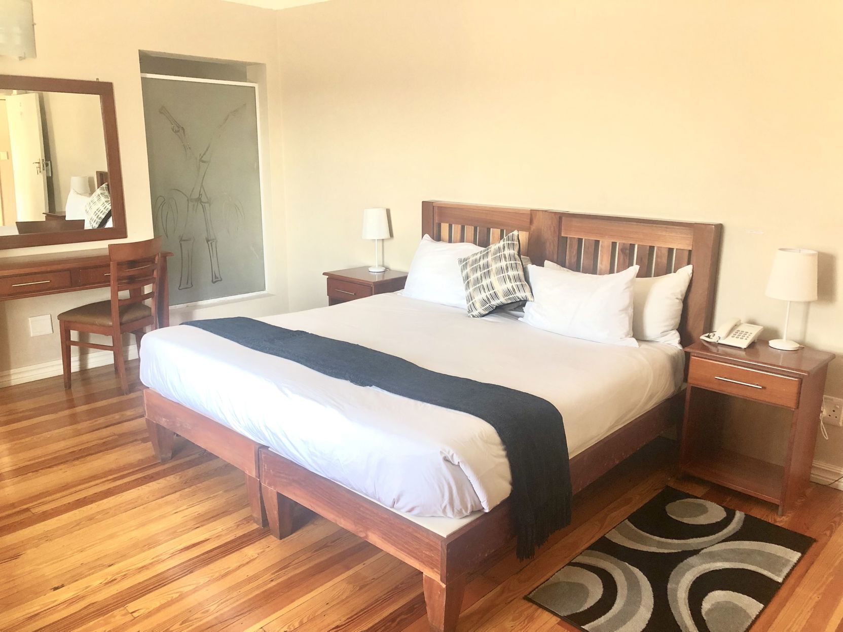 In-room safe, free WiFi, bed sheets