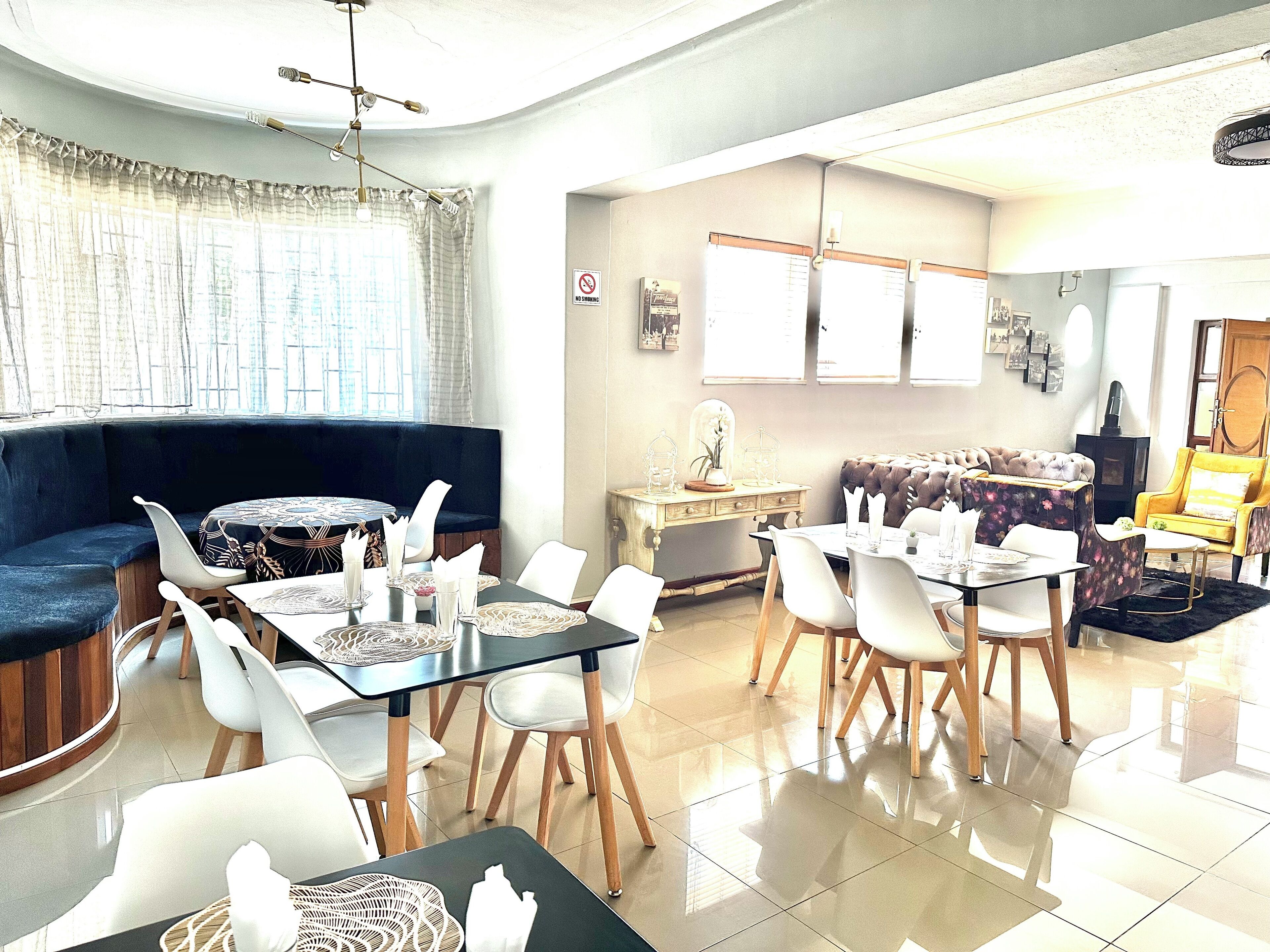 Se sirven desayunos, almuerzos, cenas y cocina internacional 