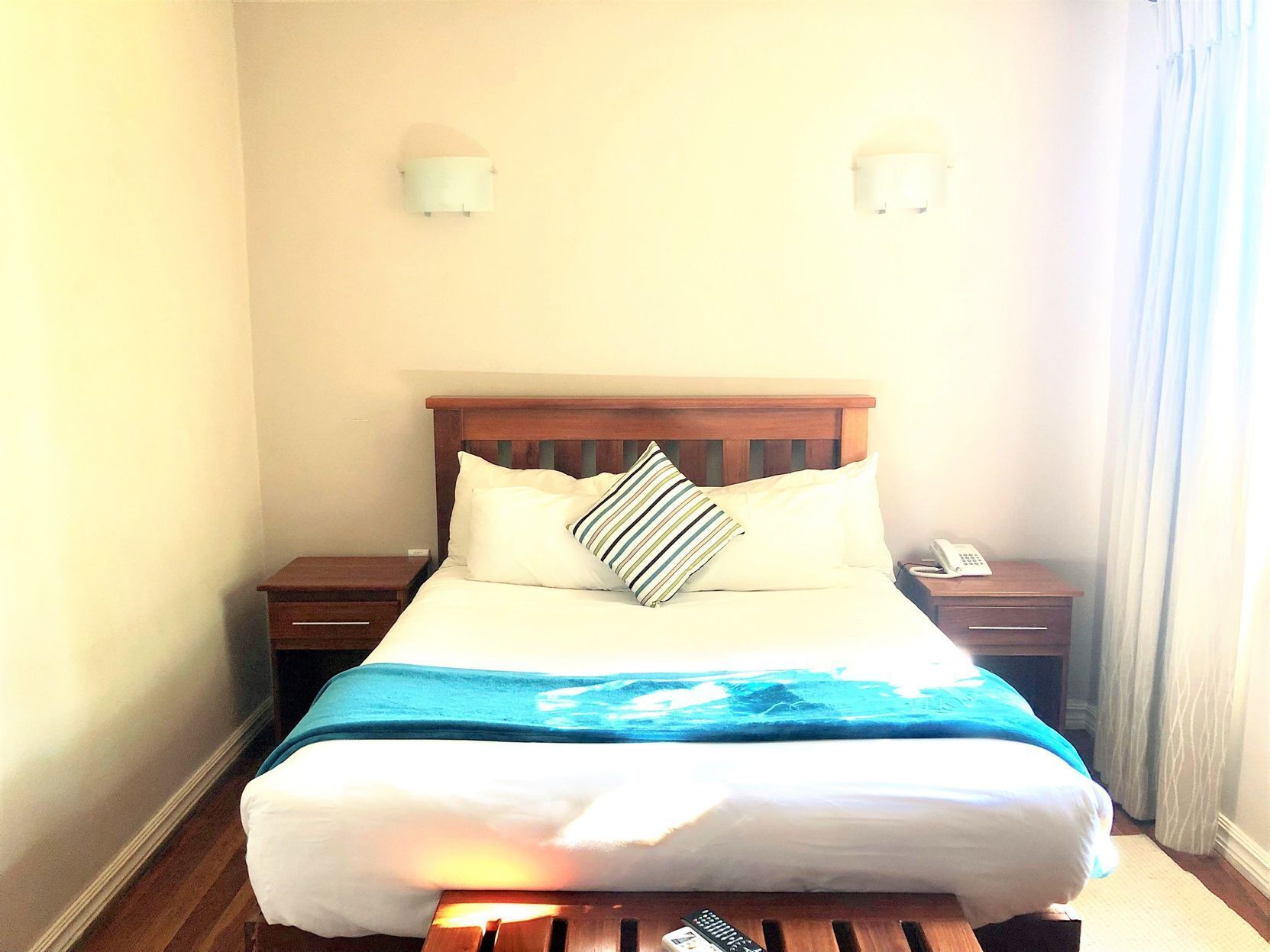 In-room safe, free WiFi, bed sheets