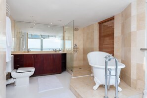 Villa Supérieure, plusieurs lits, non-fumeur | Salle de bain