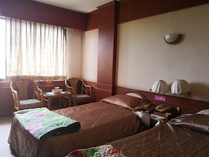 Standard Twin Room, 2 Twin Beds, Non Smoking | Free WiFi