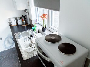 Restaurant - Garden Flat 17S (Northolt)