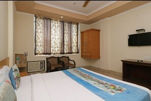 In-room safe, free WiFi