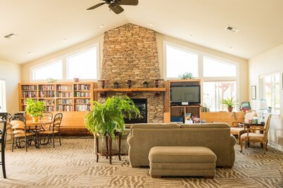 Spacious 2BR End Unit ~ Saltwater Heated Pool ~ Hot Tub ~ Beach Access!