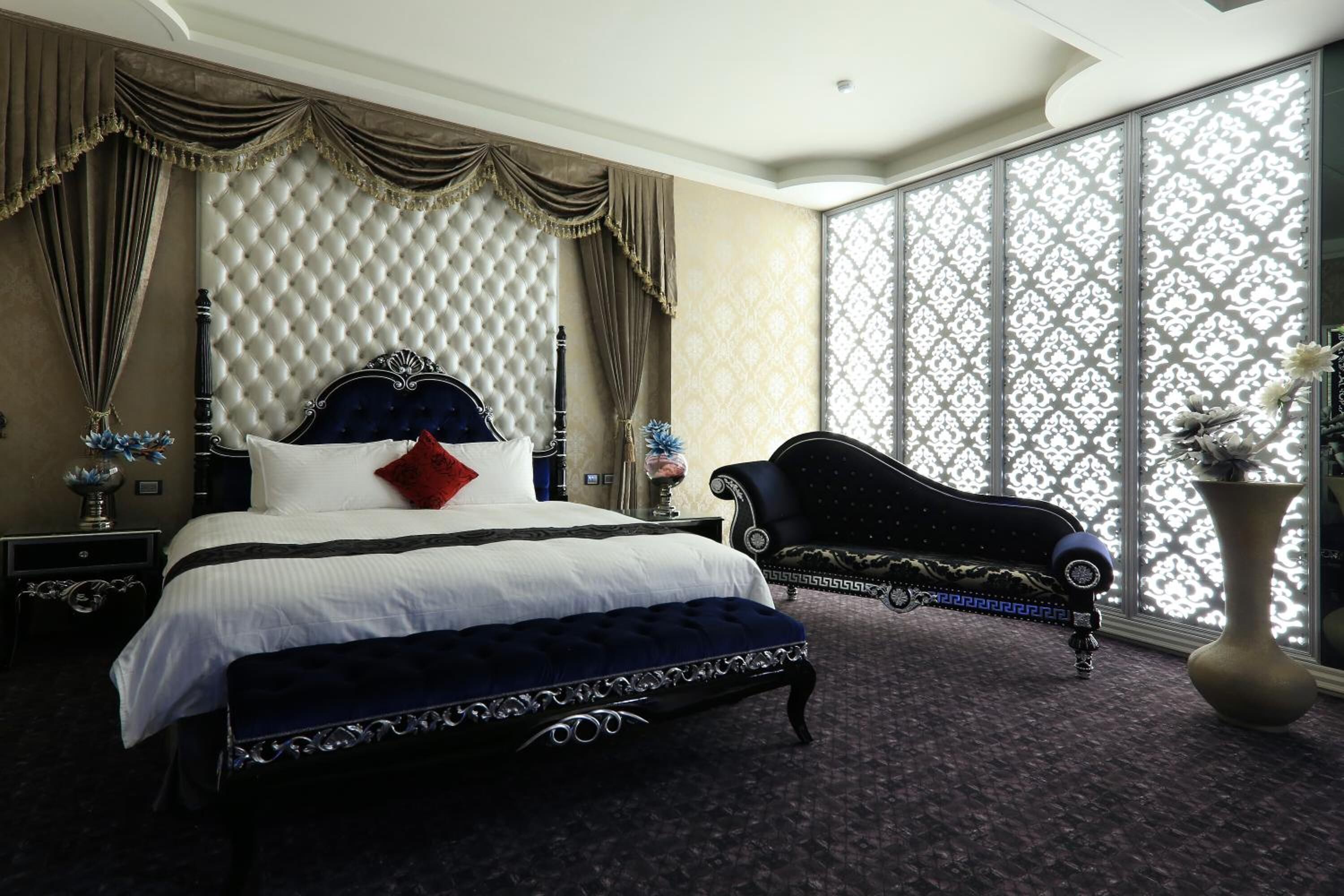 desk, blackout curtains, free wifi, bed sheets