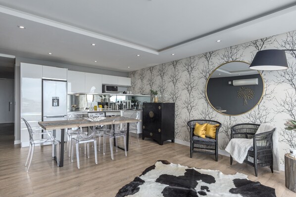 Comfort-Apartment, 1 King-Bett, Nichtraucher | 1 Schlafzimmer, Schreibtisch, Bügeleisen/Bügelbrett, Babybetten