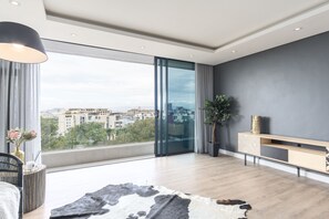 Comfort Apartment, 1 King Bed, Non Smoking | 1 bedroom, desk, iron/ironing board, cots/infant beds - Warwick 502 (Cape Town)