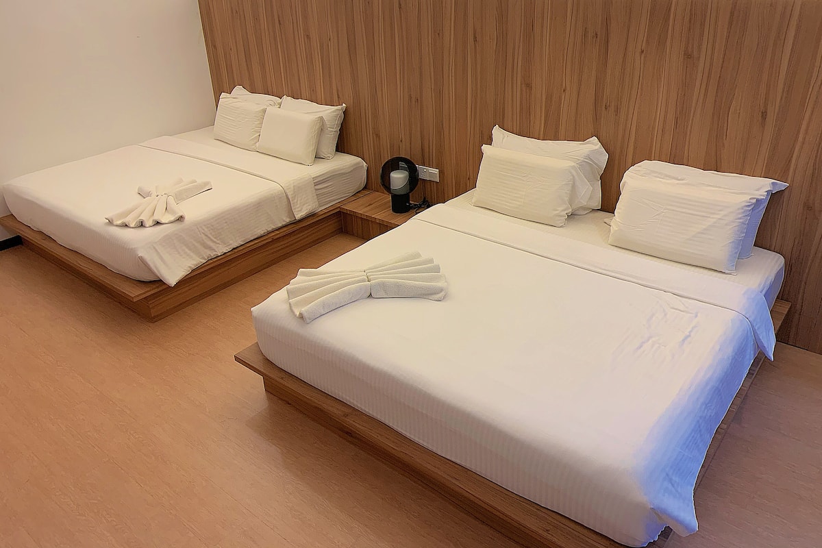 1 Schlafzimmer, Minibar, Zimmersafe, individuell eingerichtet