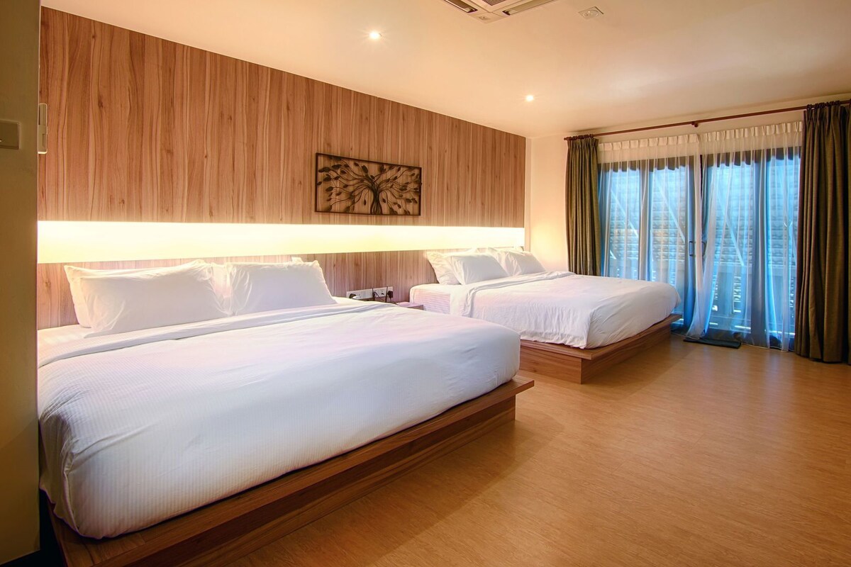 Minibar, két bảo mật tại phòng, bàn 
