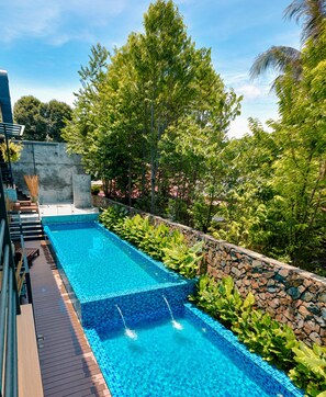 Kolam renang outdoor