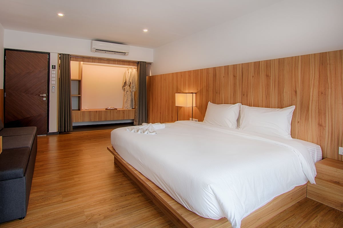 1 Schlafzimmer, Minibar, Zimmersafe, individuell eingerichtet