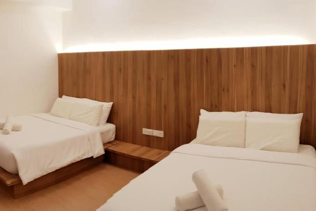 Minibar, két bảo mật tại phòng, bàn 