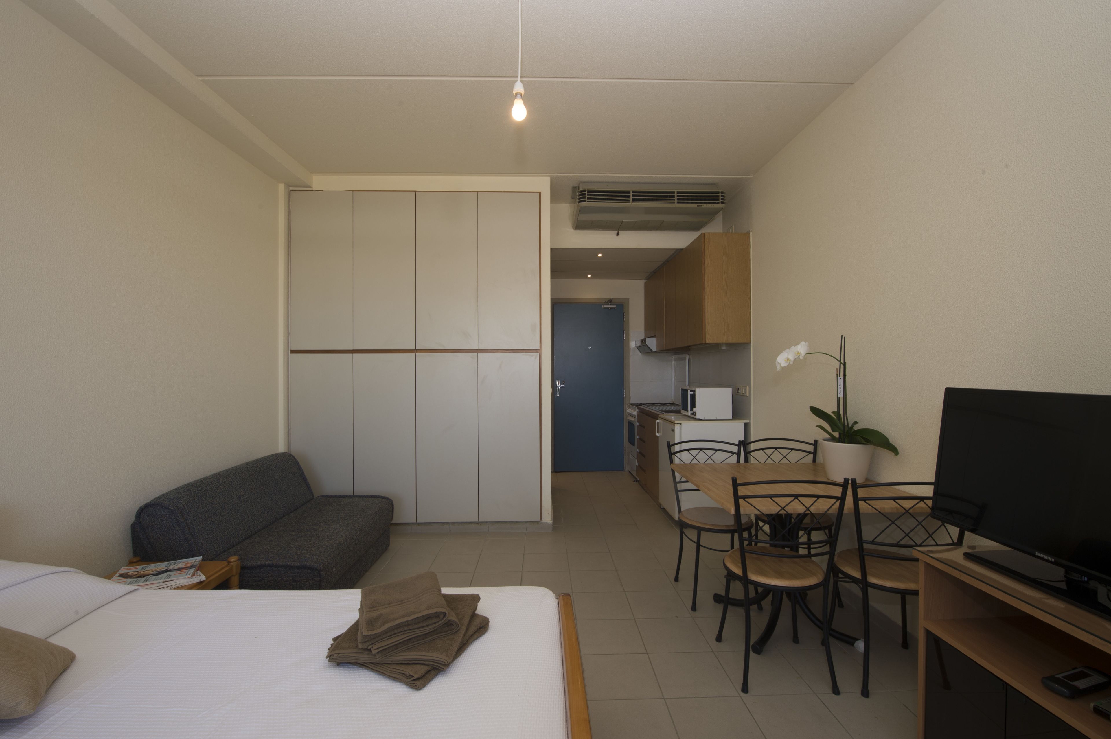 Studio (Apartment) | Verdunkelungsvorhänge, schallisolierte Zimmer, Bügeleisen/Bügelbrett