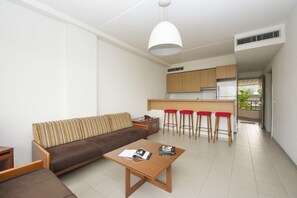 Cortinas blackout y sistema de insonorización 