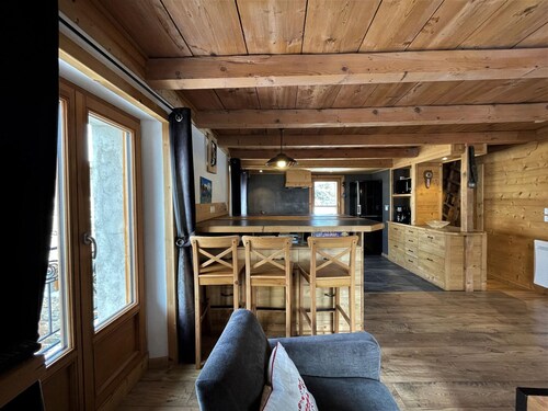 Chalet rénové 3 chambres, charme, WiFi gratuit, proximité pistes