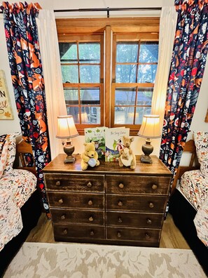 4 bedrooms, iron/ironing board, travel cot, free WiFi