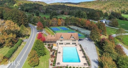 Foxlair! Viihtyisä mökki lepää Sky Valley Resortissa ja yhteisössä,