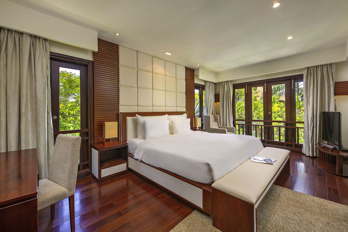 Superior Villa, 4 Bedrooms | 3 bedrooms, desk, blackout curtains, iron/ironing board
