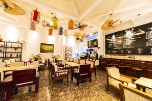 Frühstück, Mittagessen und Abendessen