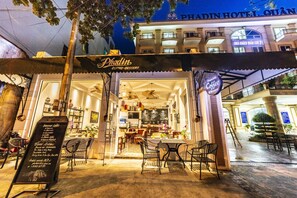 Breakfast, lunch and dinner served - Phadin Hotel (Dien Bien Phu)