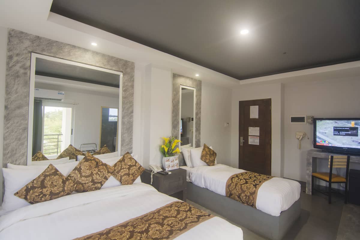 1 bedroom, desk, free WiFi, bed sheets